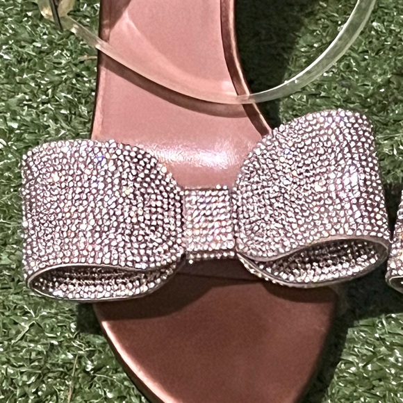 Glamorous Silver Tan Heels with Sparkling Bow - Picture 6 of 7